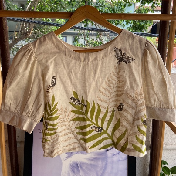 Bird Print Cotton Crop Top. - Picture 4 of 7